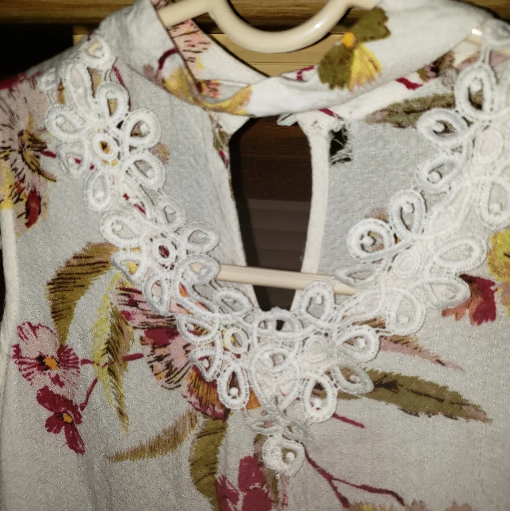 Girls long sleeve, bare shoulder blouse - Picture 3 of 8